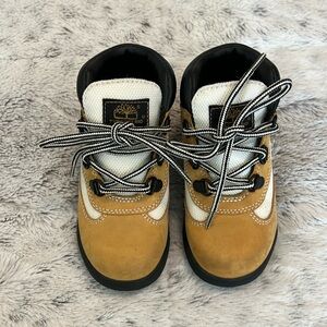 Timberland size 9 toddler lace up boots